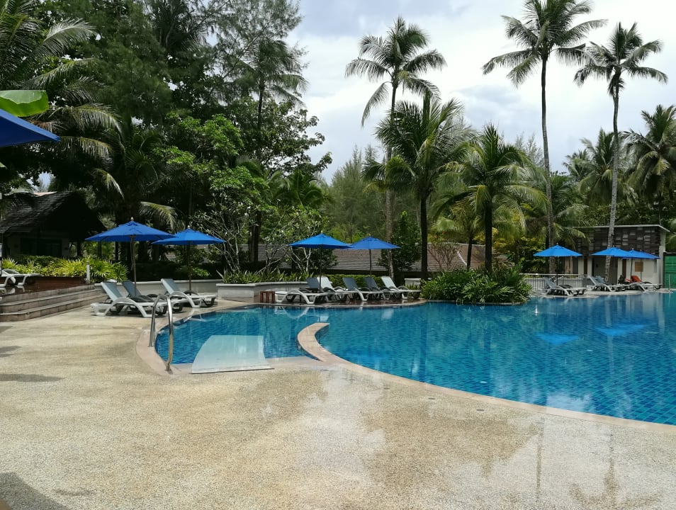 Pool Outrigger Khao Lak Beach Resort