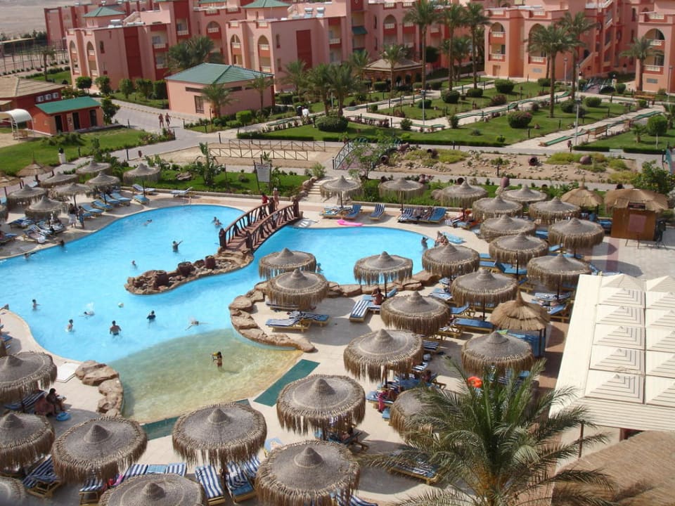 Widok ze zjeżdzalni Pickalbatros Aqua Park Resort - Hurghada