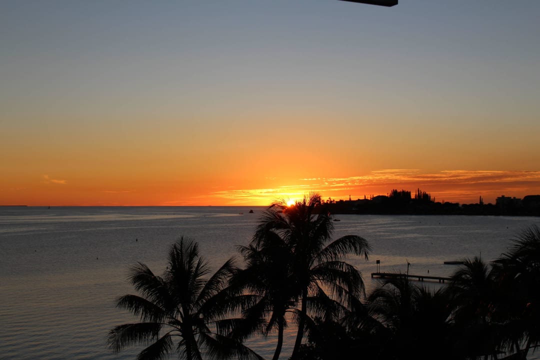 Schöner Sonnenuntergang vom Zimmerbalkon Château Royal Beach Resort & Spa