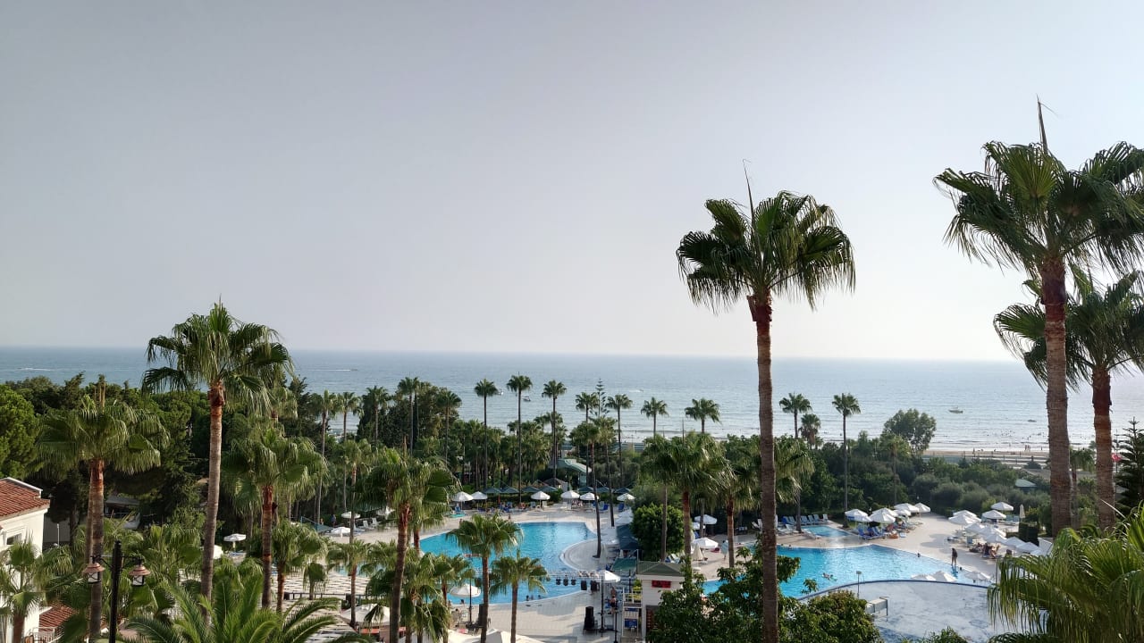 Gartenanlage Iz Flower Side Beach Hotel