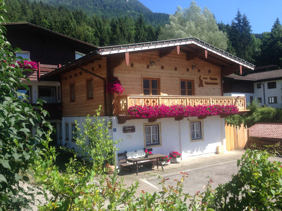 Außenansicht Almhotel Grünsteinblick