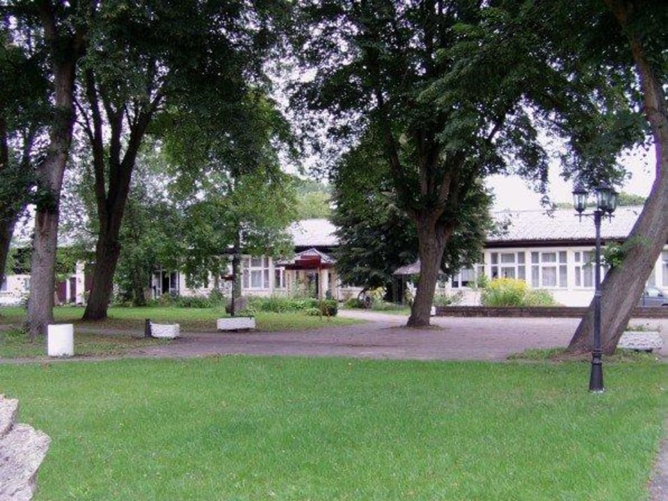 Innenhof Days Hotel Liebenwalde Preußischer Hof
