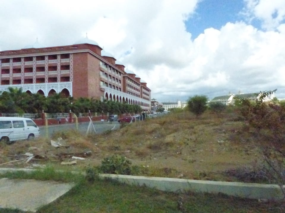 Außenansicht Royal Taj Mahal Hotel