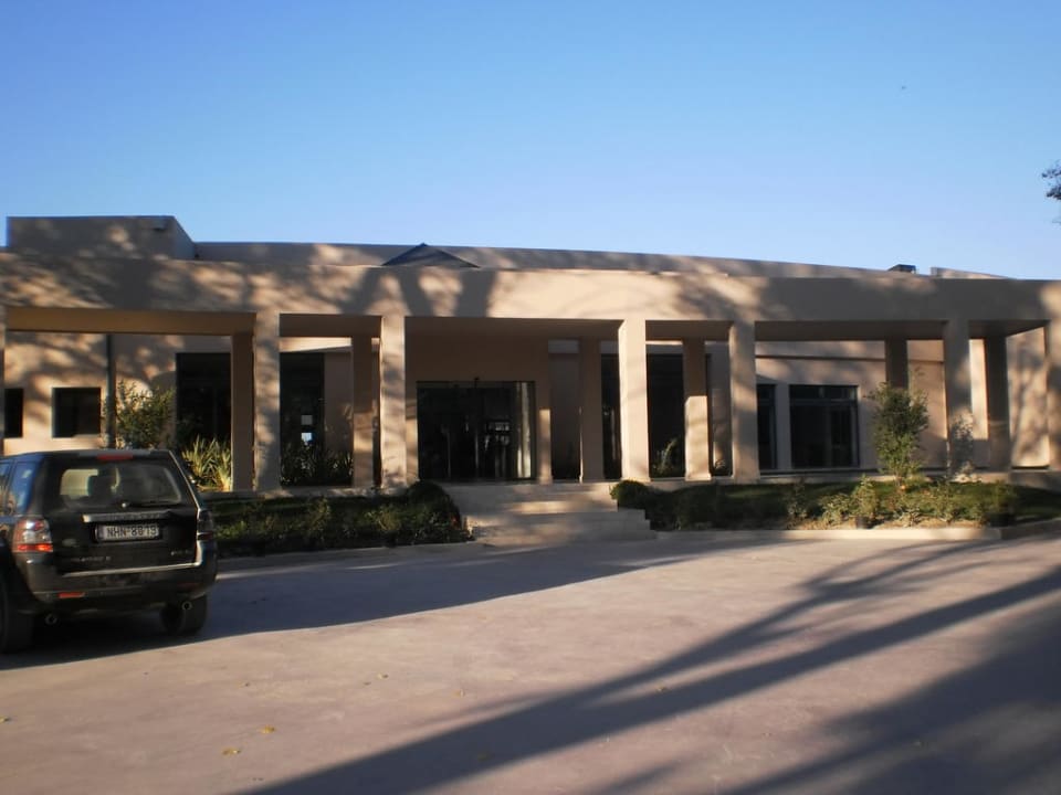 Eingang Hauptgebäude Atlantica Eleon Grand Resort, Tragaki