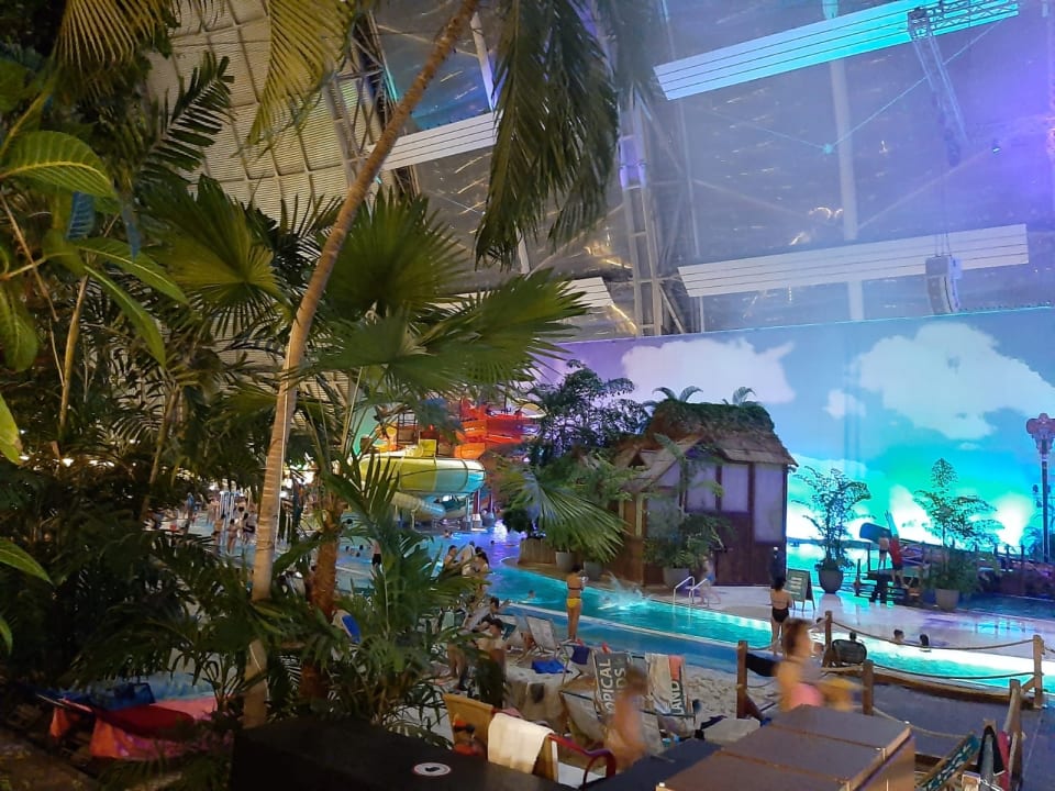 Strand Tropical Islands Resort