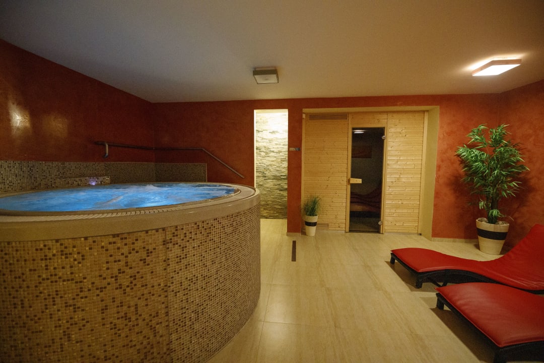 Sport & Freizeit Wellness Pension 7