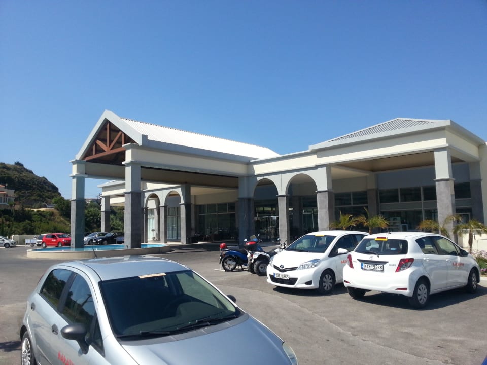 Hoteleingang Atrium Platinum Luxury Resort Hotel & Spa