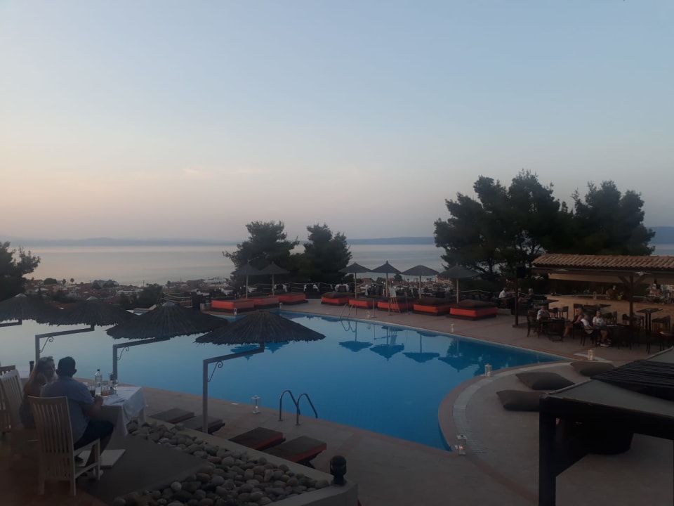 Pool Alia Palace