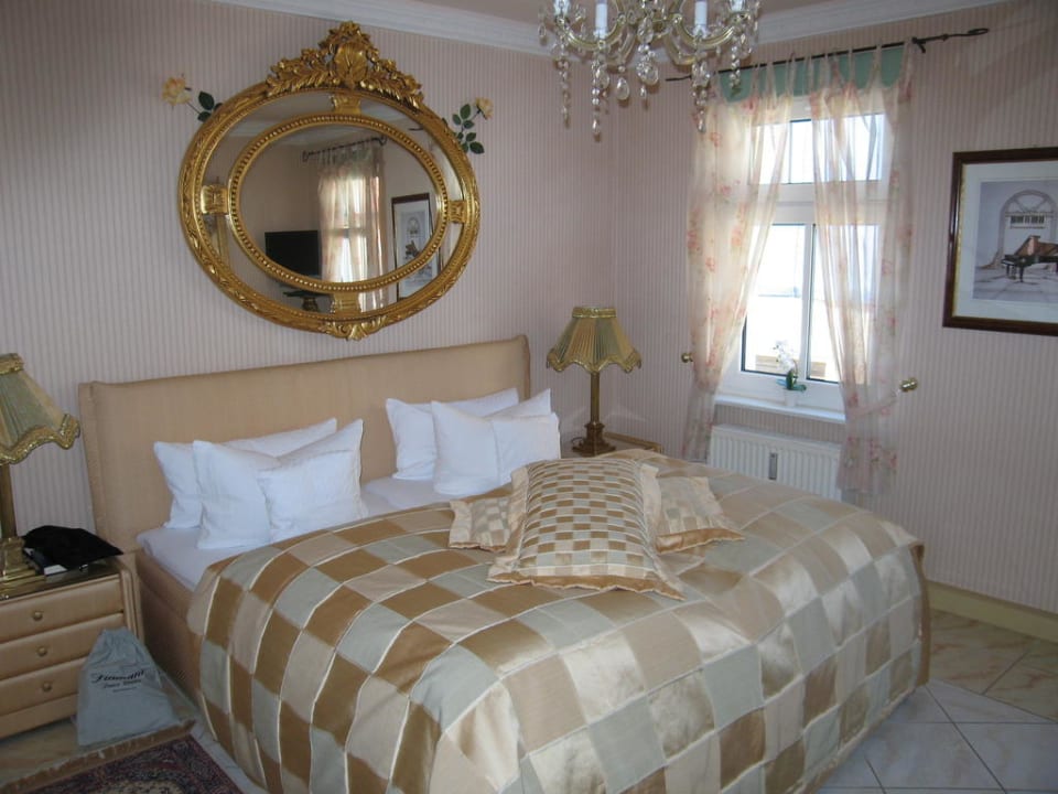 Schlafzimmer (Hochzeits-Suite) Hotel Don Giovanni