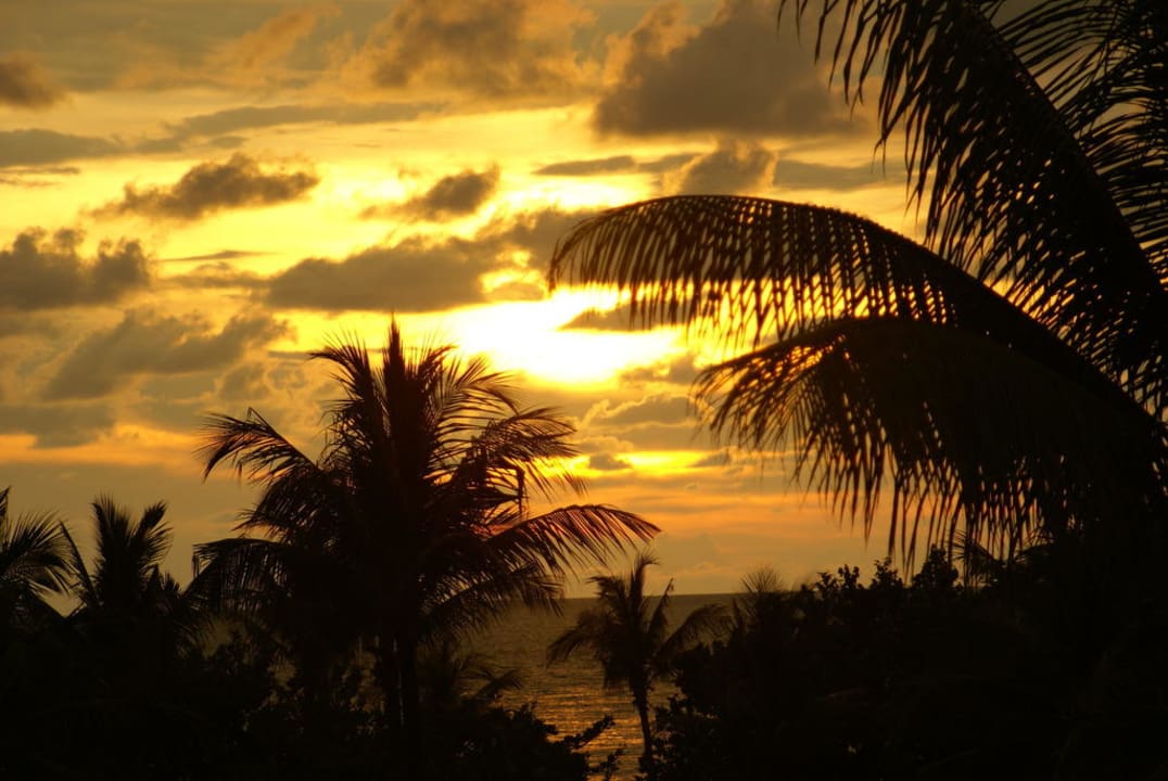 Sunset an der Westküste Borneos Shangri-La's Rasa Ria Resort & Spa