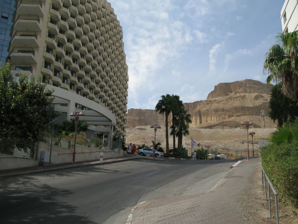 Вид на отель Royal Hotel Dead Sea