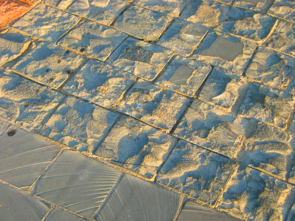 Stolperfallen auf den Wegen Pickalbatros Dana Beach Resort - Hurghada