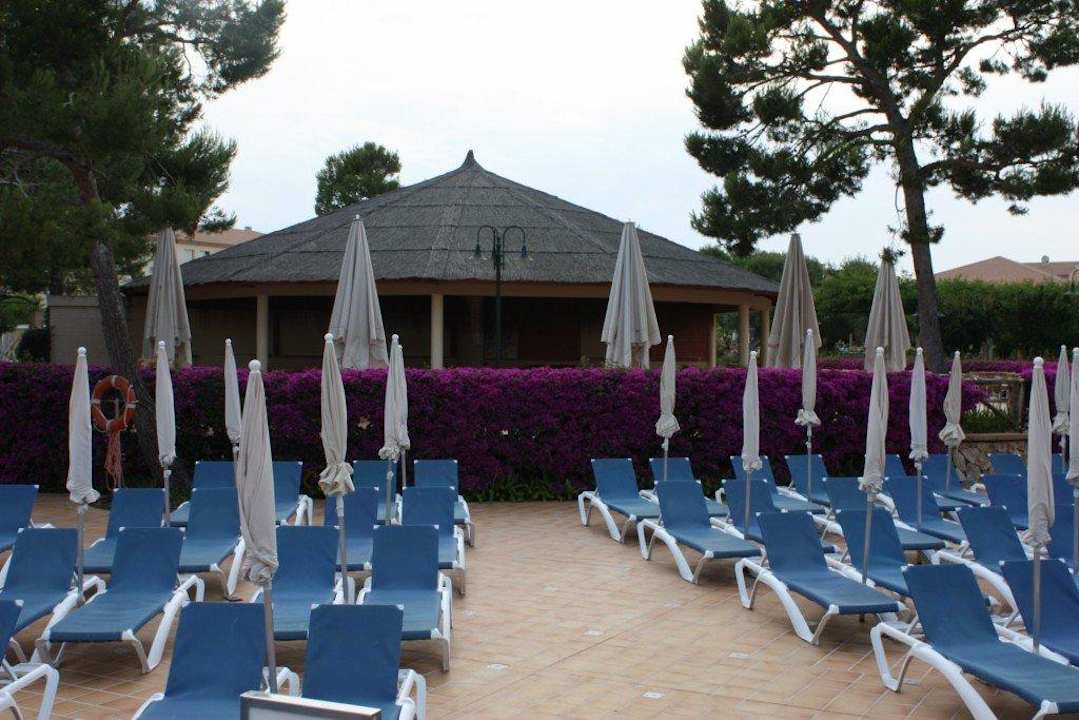 Blick auf die Poolbar Zafiro Mallorca