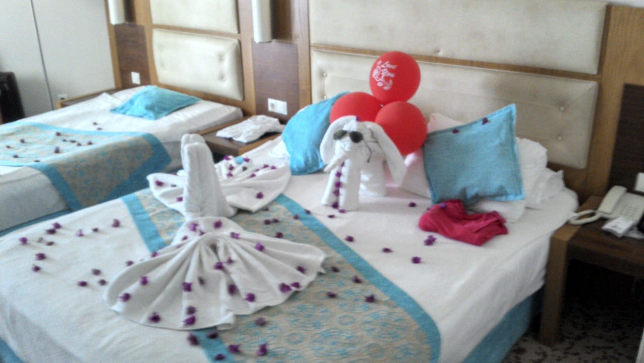 Herrliche deko Saturn Palace Resort Hotel