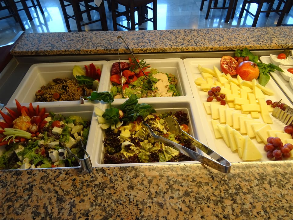 Buffet Alexander Beach Hotel & Village Resort