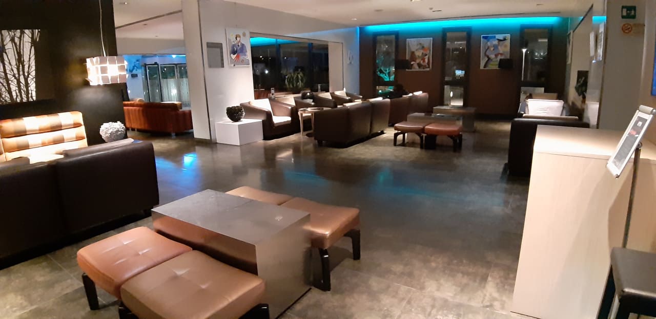 Lobby Hotel H10 Roma Città