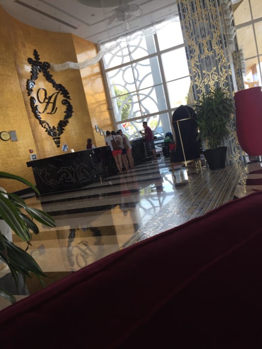 Lobby Azura Deluxe Resort & Spa Hotel