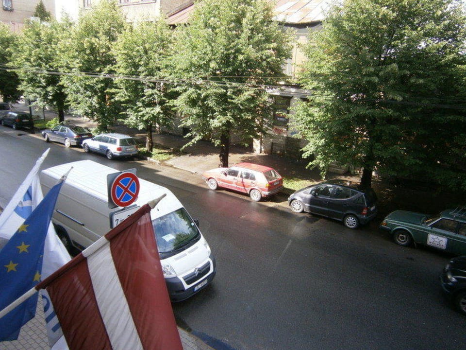 Widok z okna Rixwell Gertrude Hotel