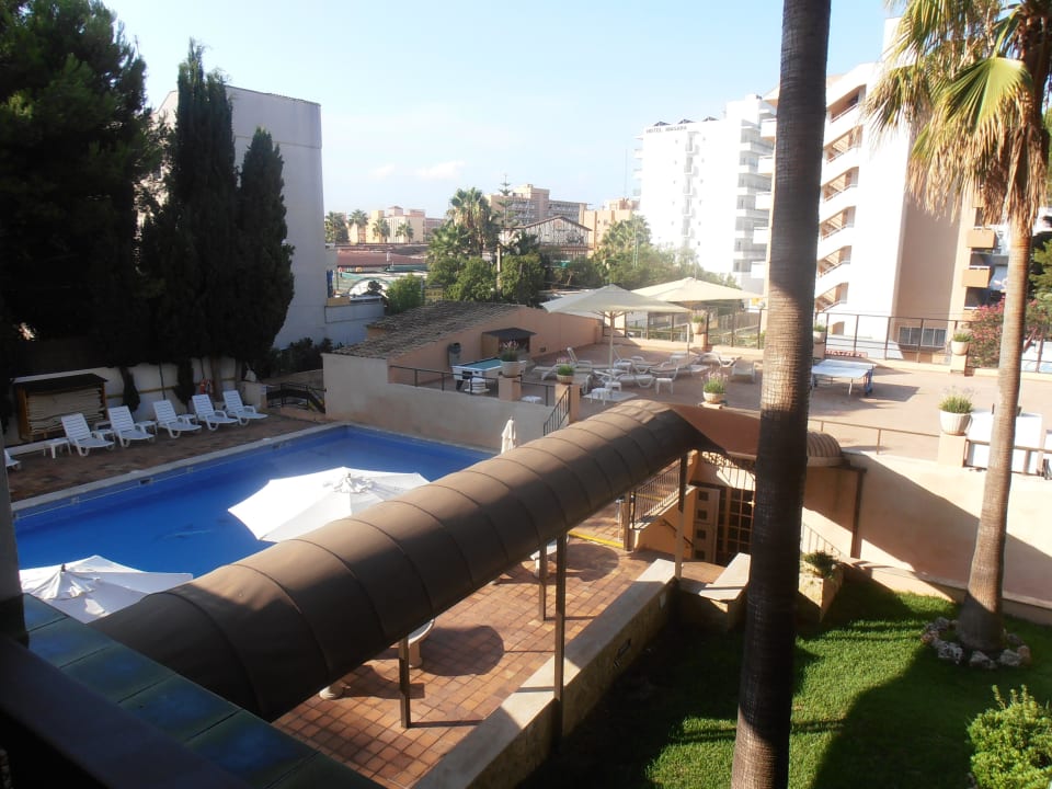 Pool mit Ausblick zum Bierkönig Aparthotel Pabisa Orlando