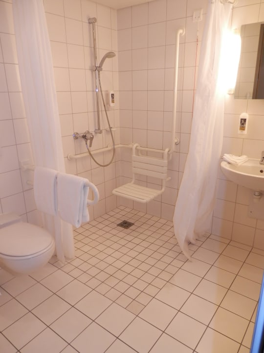 Großes Bad Mercure Hotel Berlin City