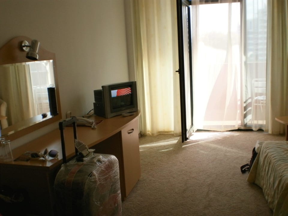 Pohled z pokoje na balkon Hotel Mena Palace