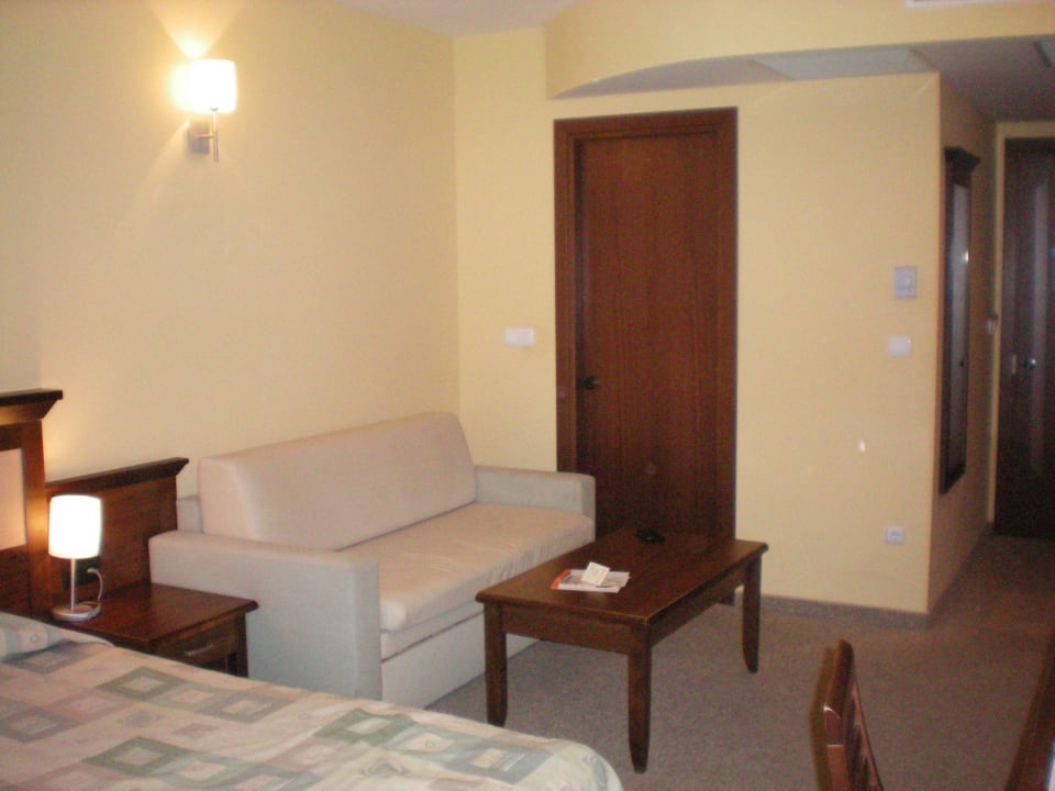 Eingang zum Bad Hotel Lion Sunny Beach