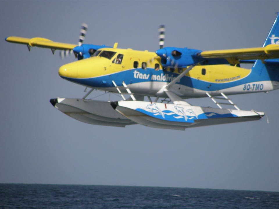 Wasserflieger Angaga Island Resort