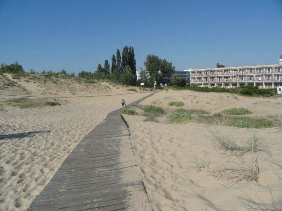Przejście na plażę przez wydmy Hotel Zefir Beach