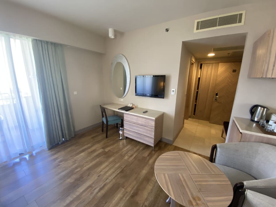 Zimmer Melas Resort Hotel