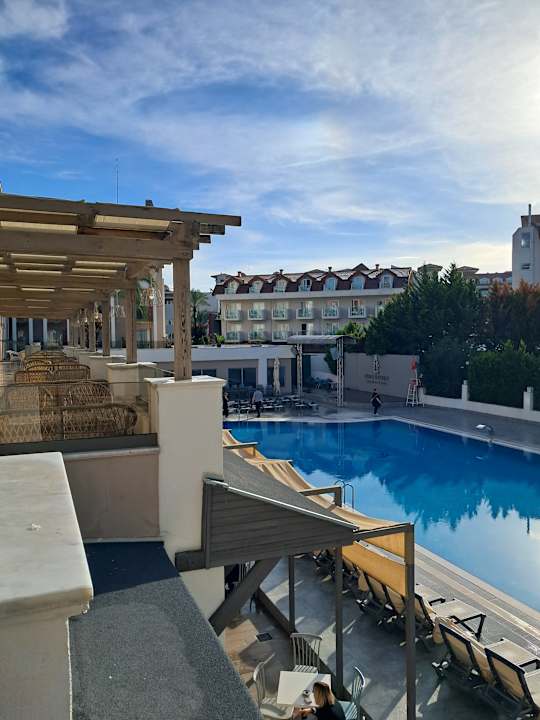 Pool Side Story Resort & Spa