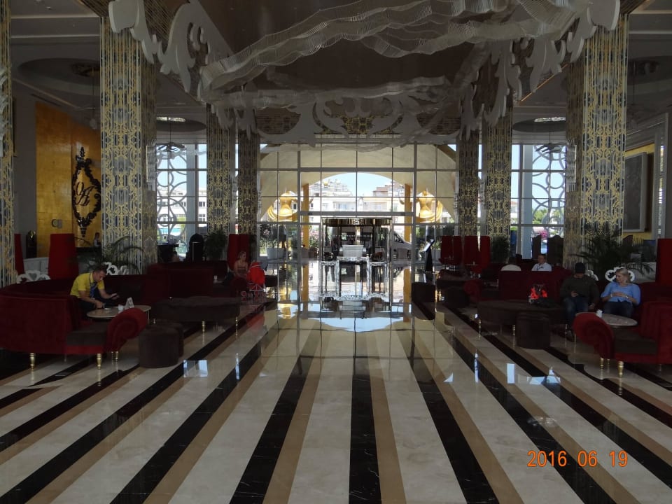 Traumhaft Azura Deluxe Resort & Spa Hotel