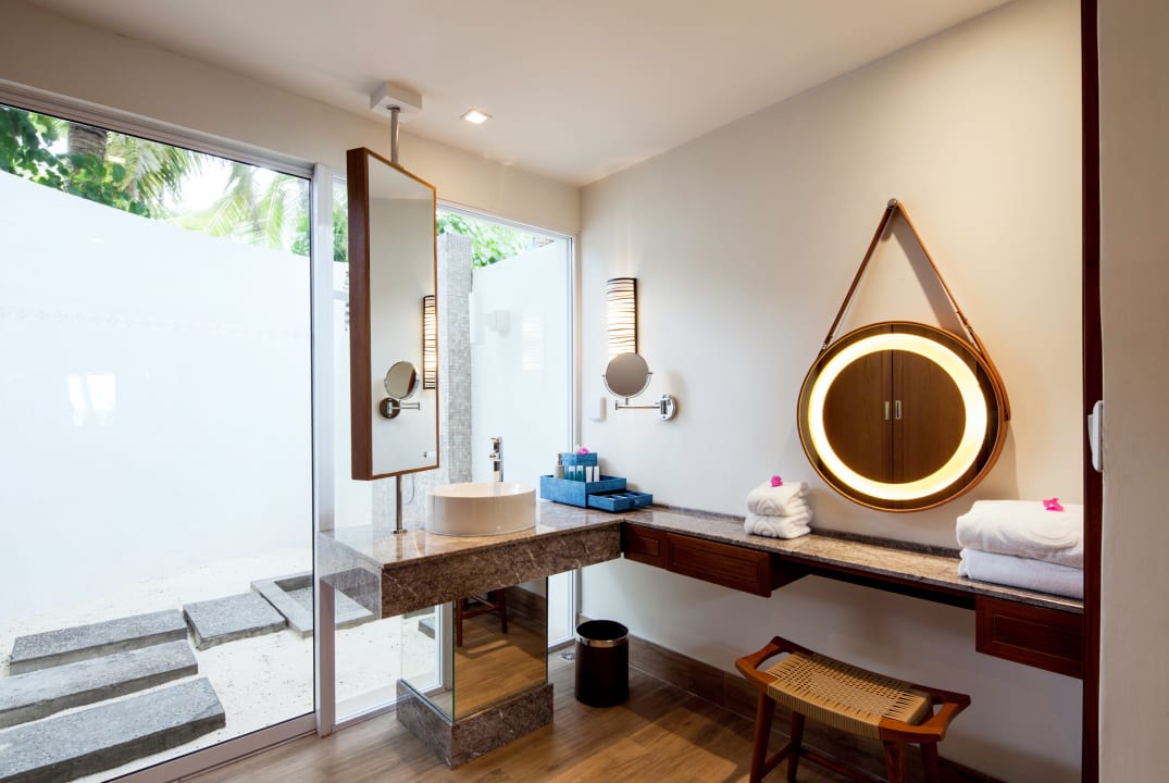 Zimmer Machchafushi Island Resort & Spa Maldives, The Centara Collection