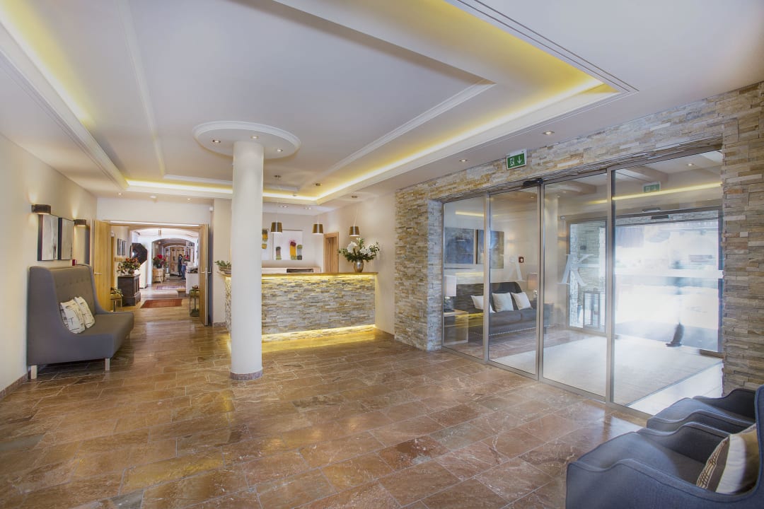 Blick in die Lobby Das gemütliche Dorfhotel Kaltenhauser