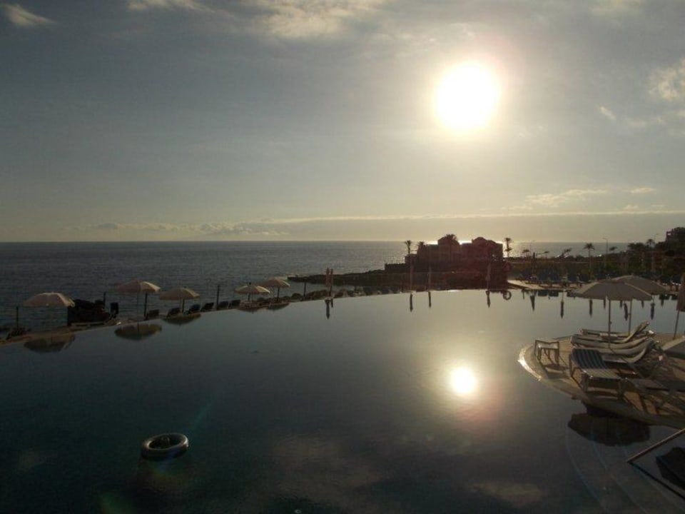 Erwachsenenpool beim Sonnenuntergang Bahia Principe Sunlight Costa Adeje