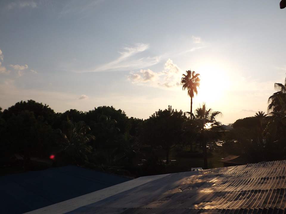 Ausblick Richtung Strand und Meer  Club Turtas Beach Hotel