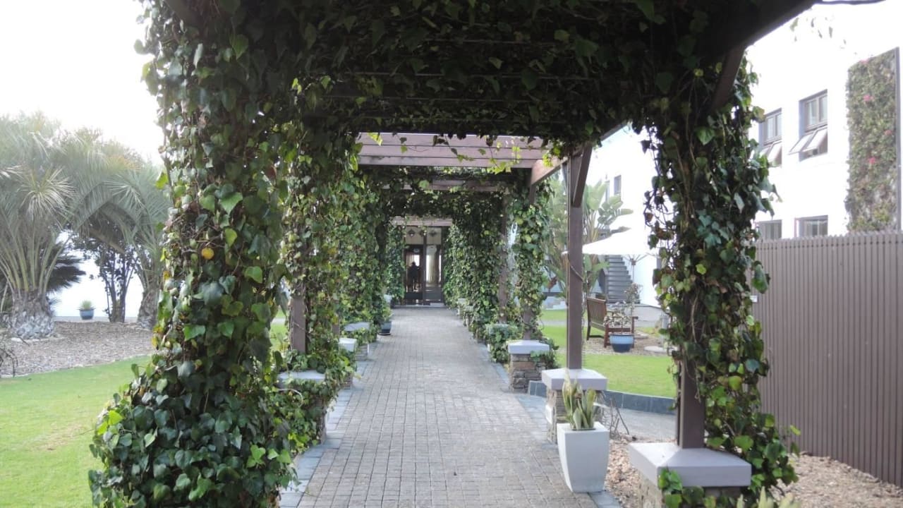 Außenansicht Hotel Pelican Bay Protea