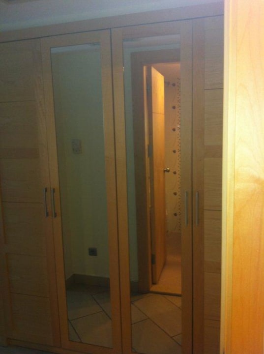 Der Kleiderschrank Side Mare Resort & Spa