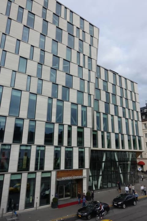 Hotel z zewnątrz Hotel Scandic Continental