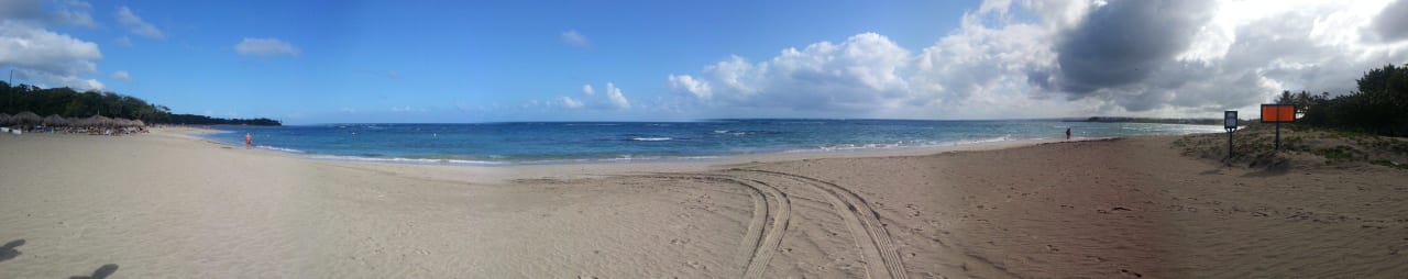 Strand ausserhalb Hotel Iberostar Waves Costa Dorada