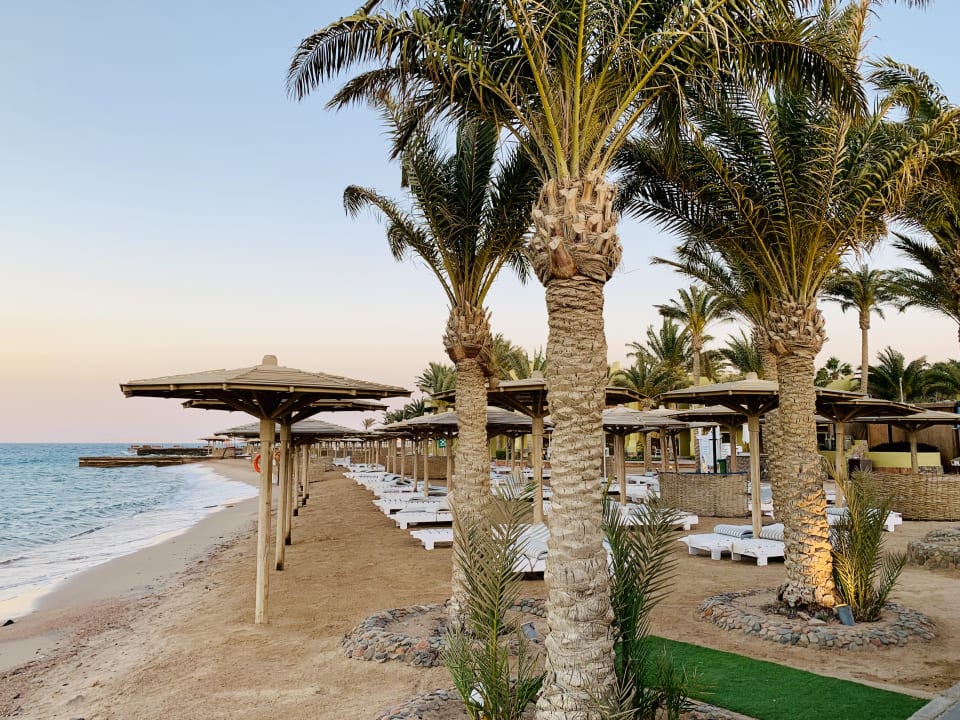 Strand Palm Beach Resort