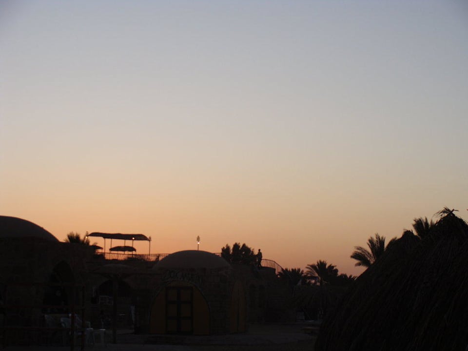 Sonnentuntergang Pensée Royal Garden Beach Resort