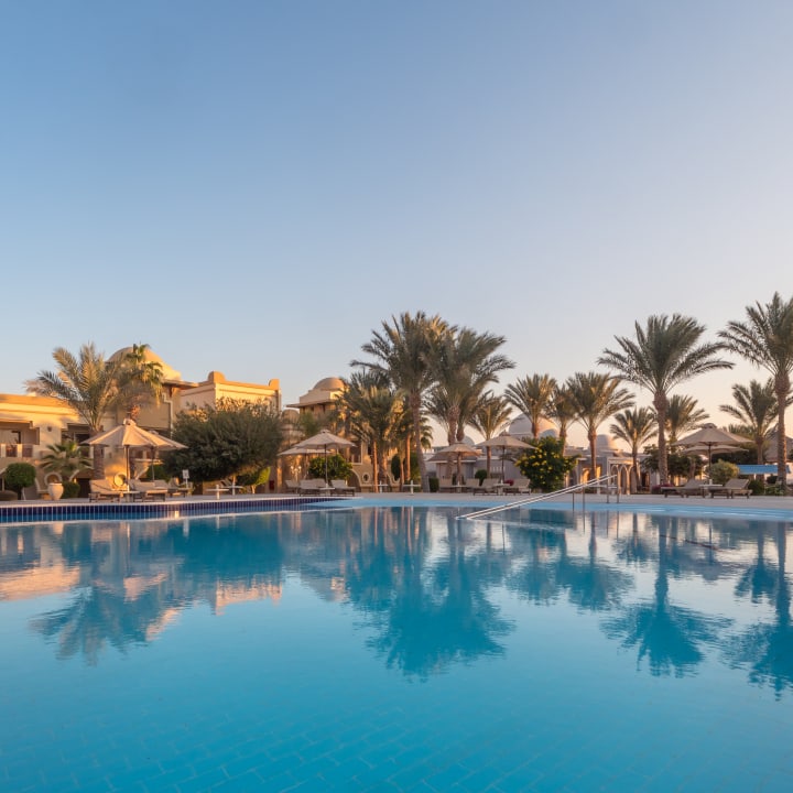 Pool Serenity Alpha Beach