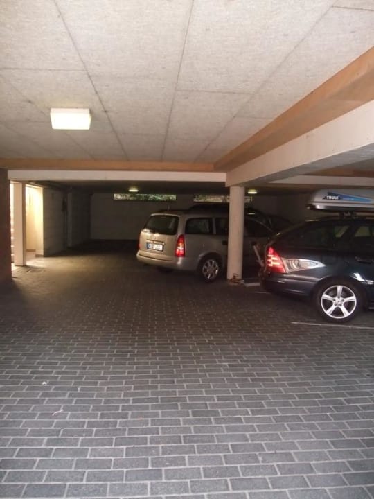 Überdachte und abschließbare Garage für die PKW´s Four Seasons Egmond