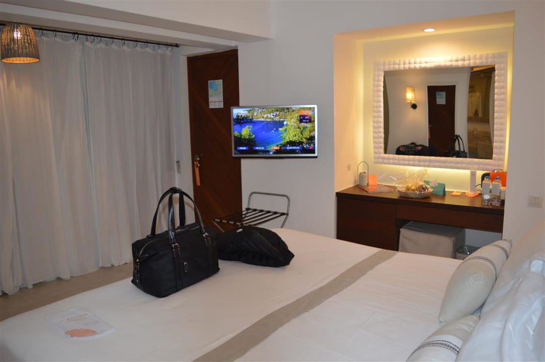 Zimmer Hillside Beach Club