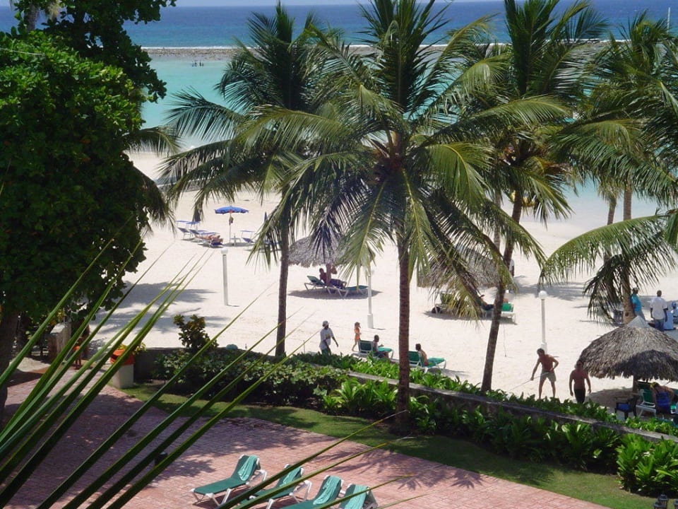 Ausblick zur Karibik und Pool whala!boca chica