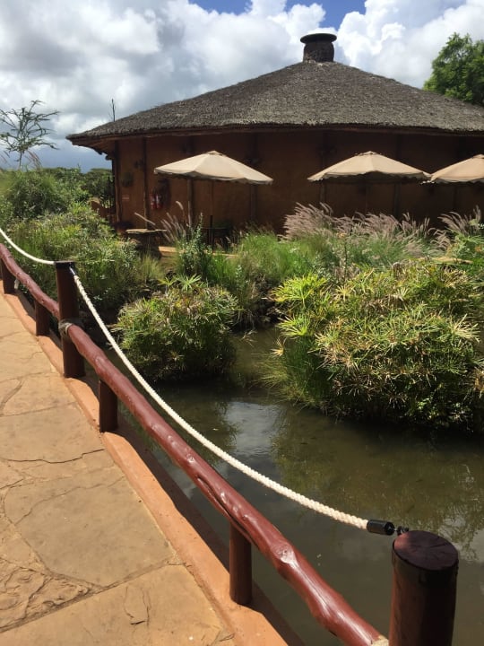 Zugang zum Restaurant/Bar Hotel Amboseli Sopa Lodge