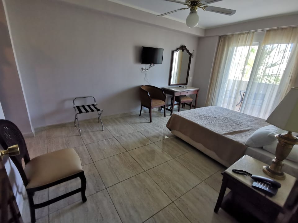 Zimmer Sandy Beach Resort