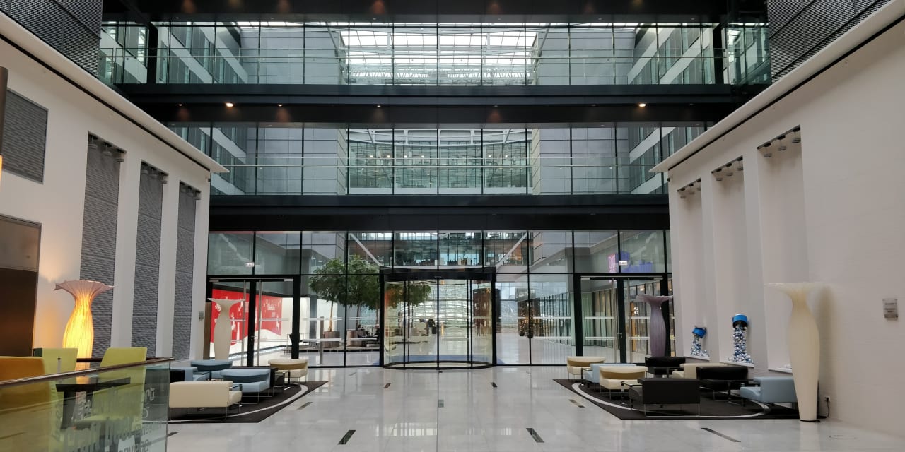 Lobby Hilton Frankfurt Airport