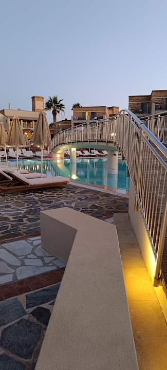 Pool Bella Beach Hotel