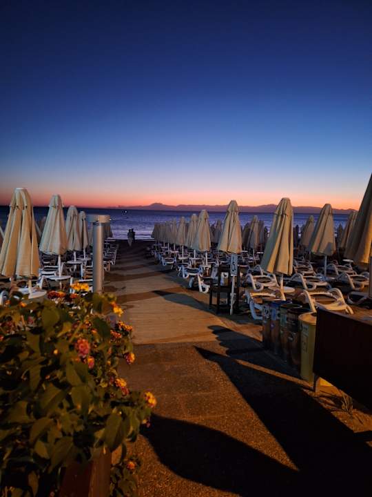 Ausblick Trendy Side Beach Hotel - Adults only